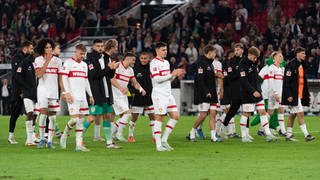 Der VfB Stuttgart bedankt sich nach dem Remis gegen Hoffenheim bei den eigenen Fans