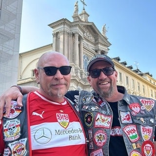 VfB-Fans auf der Piazza in Turin