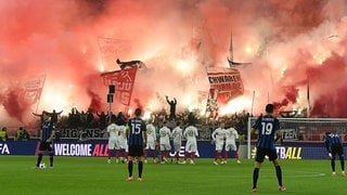 Europa League: Pyrotechnik beim Spiel VfB Stuttgart gegen Atalanta Bergamo