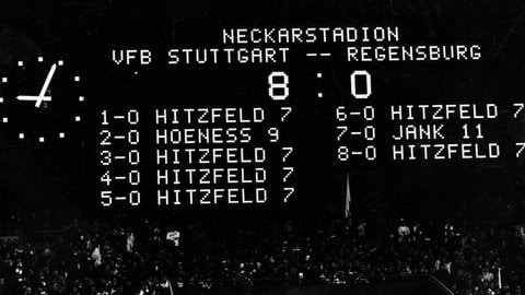 Ottmar Hitzfeld schoss 1977 gegen Jahn Regensburg sechs Tore. Der VfB Stuttgart trifft am 02.12.24 im Achtelfinale des DFB-Pokals auf Jahn Regensburg. Dieses Duell weckt Erinnerungen.