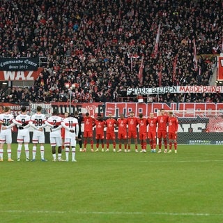 Beim Drittliga-Spiel in Essen hat ein Mann mit seiner rassistischen Parole die Schweigeminute für die Opfer des Anschlags in Magdeburg gestört und für Empörung gesorgt - nicht nur im Stadion.