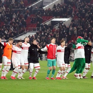 Der VfB Stuttgart bejubelt den Sieg gegen den SC Freiburg