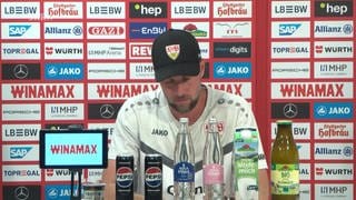 Sebastian Hoeneß (Trainer VfB Stuttgart) auf der Pressekonferenz