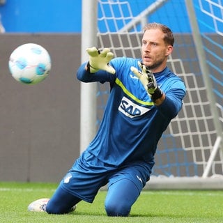 Oliver Baumann (Torhüer TSG Hoffenheim) beim Aufwärmen