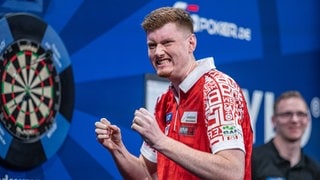 Der Mainzer Niko Springer ist in diesem Jahr zum ersten Mal bei der Darts-Weltmeisterschaft dabei.