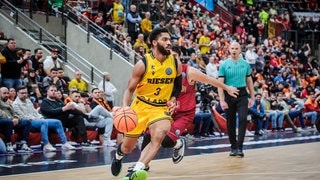 Die MHP Riesen Ludwigsburg (gelbe Trikots) trafen in der Basketball-Champions-League auf Galatasaray Istanbul