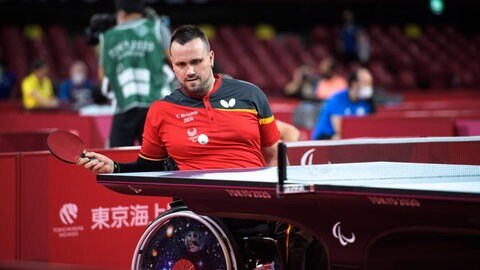 Der deutsche Para-Tischtennisspieler Thomas Brüchle bei den Paralympics in Tokio 2021. 