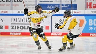 Spielerinnen der Mad Dogs Mannheim jubeln.