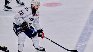 In der DEL haben die Adler Mannheim mit Matthias Plachte 2:1 in Bremerhaven gewonnen. 