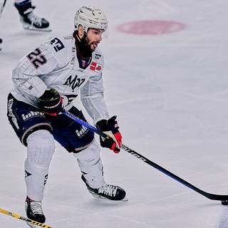 In der DEL haben die Adler Mannheim mit Matthias Plachte 2:1 in Bremerhaven gewonnen. 