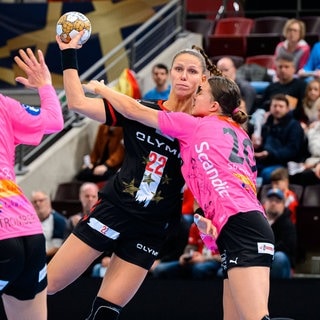 Spielszene der Frauen-Champions League: HB Ludwigsburg gegen Vipers Kristiansand mit Ludwigsburgs Xenia Smits.