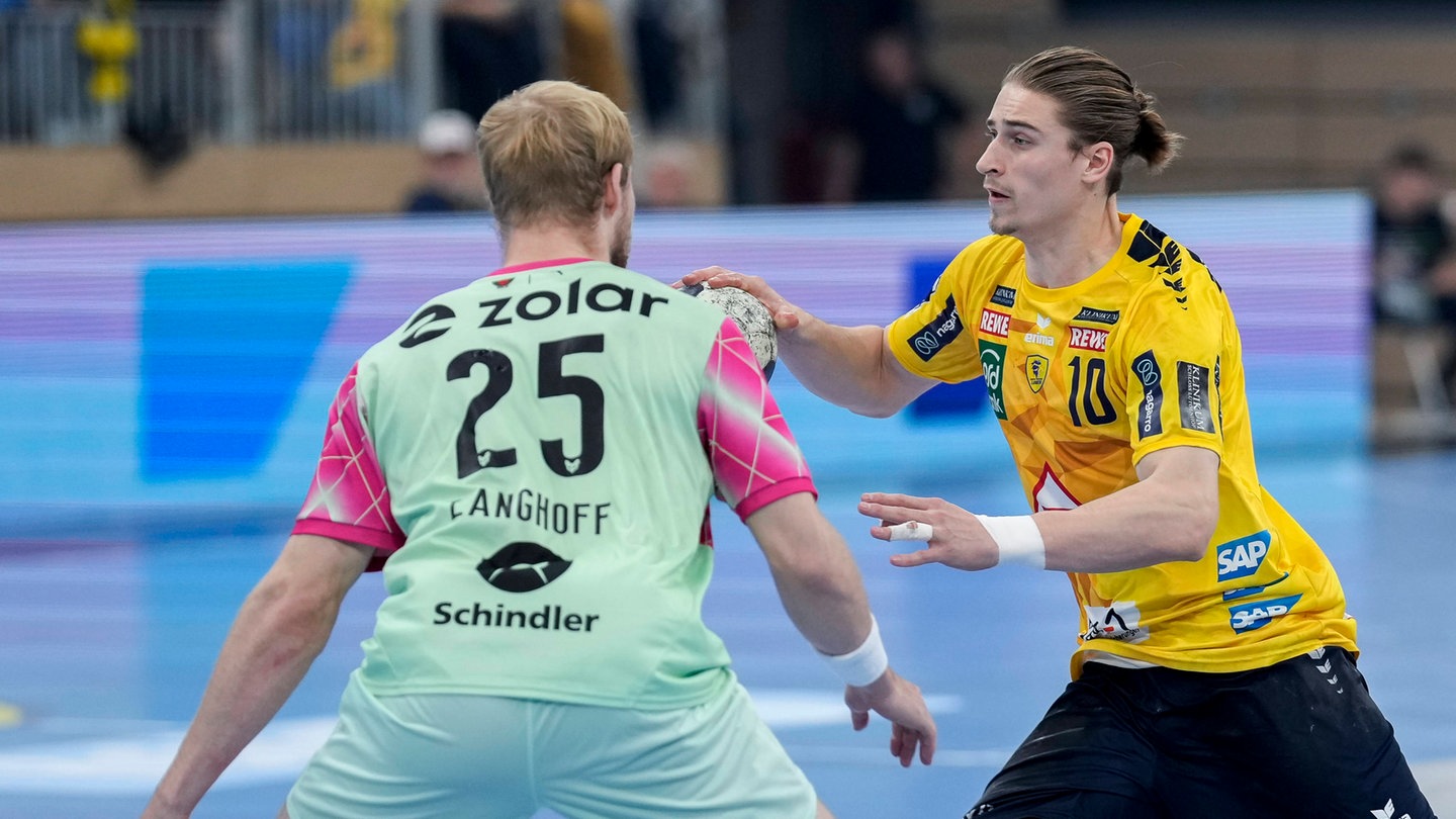 Juri Knorr von den Rhein-Neckar Löwen im DHB-Pokal Achtelfinale gegen die Füchse Berlin.