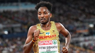Leichtathletik: Europameisterschaft, Olympiastadion, 10000m, Männer, Finale. Samuel Fitwi Sibhatu aus Deutschland in Aktion.