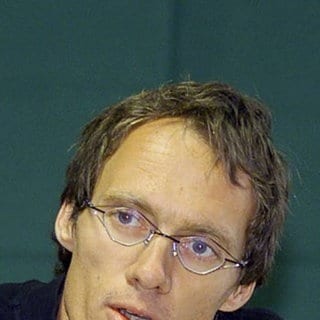 Dieter Baumann bei der Pressekonferenz im November 1999 am Olympiastützpunkt Stuttgart 