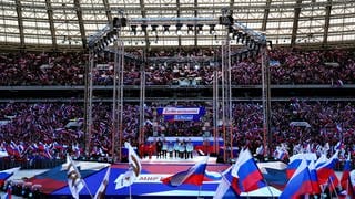 Russische Sportler bei Putins Propaganda-Veranstaltung zum Krieg gegen die Ukraine im Moskauer Luschniki-Stadion
