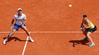 Laura Siegemund hat den Ball fest im Blick