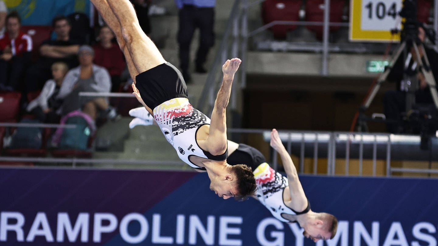 Matthias Pfleiderer und Fabian Vogel gewinnen Gold bei der Trampolin-WM in Sofia.