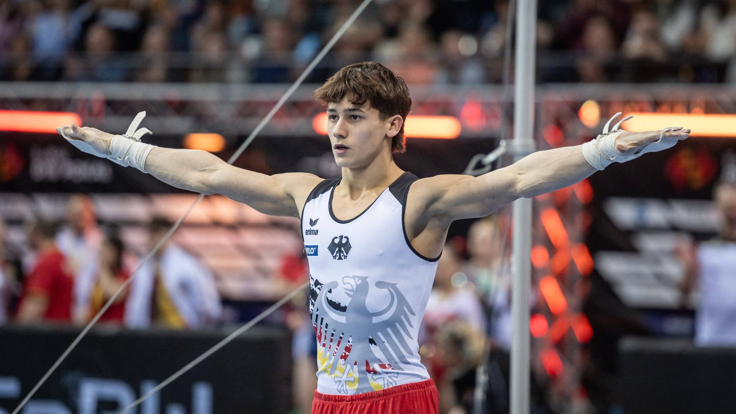 Turner Timo Eder beim DTB-Pokal in Stuttgart 2024