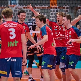 Die Baden Volleys im Viertelfinal-Playoff der Volleyball-Bundesliga gegen den Meister Berlin Volleys.