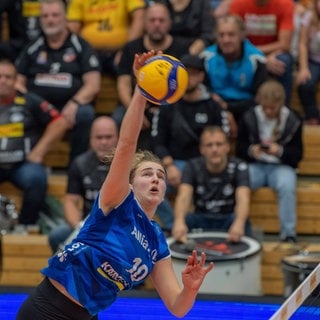 Zum Auftakt der Volleyball Champions League hat Allianz MTV Stuttgart mit 2:3 in Polen verloren. 