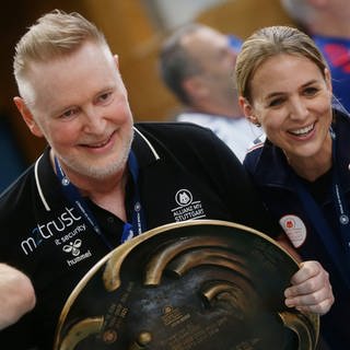 Sportdirektorin Kim Oszvald-Renkema mit dem verstorbenen MTV-Stuttgart Trainer der Frauen Tore Alexanderson.