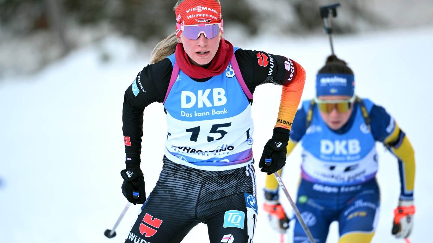 Ein erfolgreiches Weltcup-Debüt für die erst 18-jährige Ulmer Biathletin Julia Thannheimer: Am Freitag belegte sie einen sensationellen 15. Platz beim Sprint. Am Sonntag erreicht sie bei der Verfolgung Platz 33.