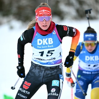 Ein erfolgreiches Weltcup-Debüt für die erst 18-jährige Ulmer Biathletin Julia Thannheimer: Am Freitag belegte sie einen sensationellen 15. Platz beim Sprint. Am Sonntag erreicht sie bei der Verfolgung Platz 33.