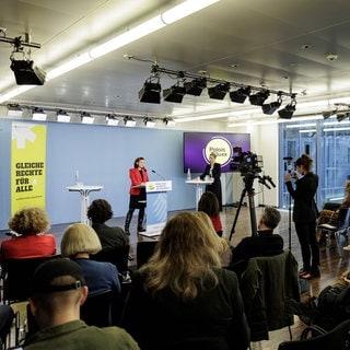 Pressekonferenz zur Kampagne gegen Altersdiskriminierung von Frauen im Beruf Ohne mich wuerdet ihr alt aussehen