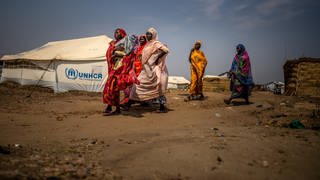 Geflüchtete Frauen in der Flüchtlingssiedlung Gorom