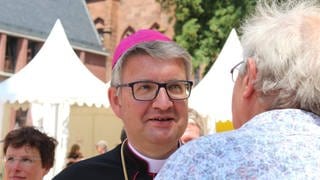 Bischof Kohlgraf im Gespräch mit Bürgern 
