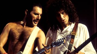 Queen mit Sänger Freddy Mercury und Brian May