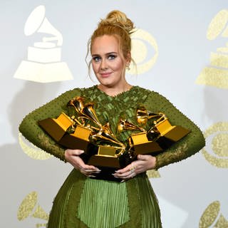 Sängerin Adele schafft es mit acht Liedern in die Hitparade