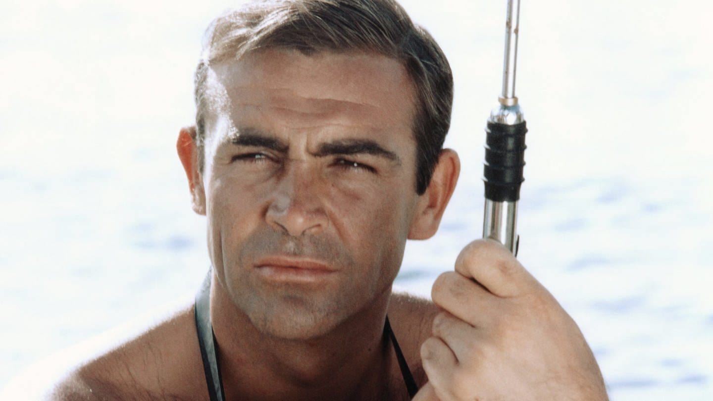 Sean Connery als James Bond mit Tattoos