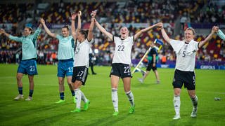 Deutsche Nationalmannschaft der Frauen jubelt bei der EM
