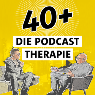 40+ Die Podcast Therapie: Tipps für eine Generation zu Sex, Konflikten und Beziehungen (Fotocollage: Florian Weber (links) und Christian Peter Dogs (rechts) auf gelbem Hintergrund mit Schriftzug "40+ Die Podcast Therapie"). Trennen oder bleiben? Alles erreicht oder komplett versagt? Glücklich sein mit den Dingen, wie sie sind? Burnout oder Boreout vom Leben? Fragen einer Generation: Lasst uns reden im Podcast, in der ARD Audiothek!