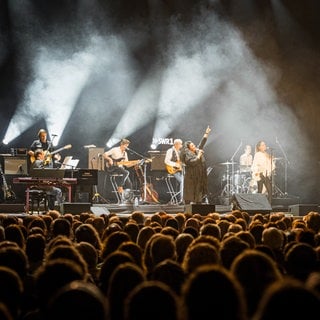 Das Publikum schaut auf die Bühne beim SWR1 Pop und Poesie in Concert 2023 in Ulm