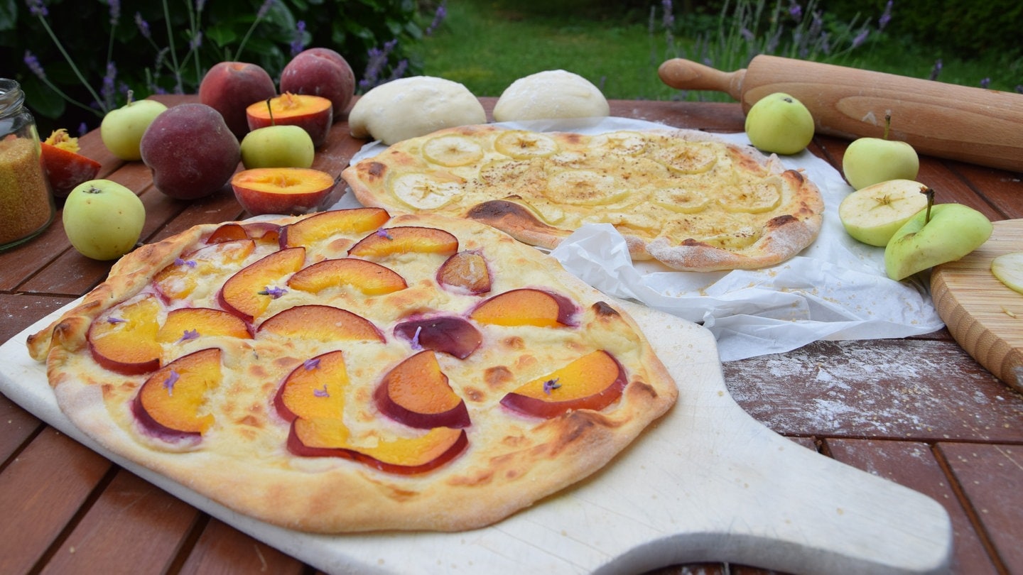 Süßer Flammkuchen mit Äpfeln & Zimtzucker