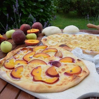 Süßer Flammkuchen mit Äpfeln & Zimtzucker