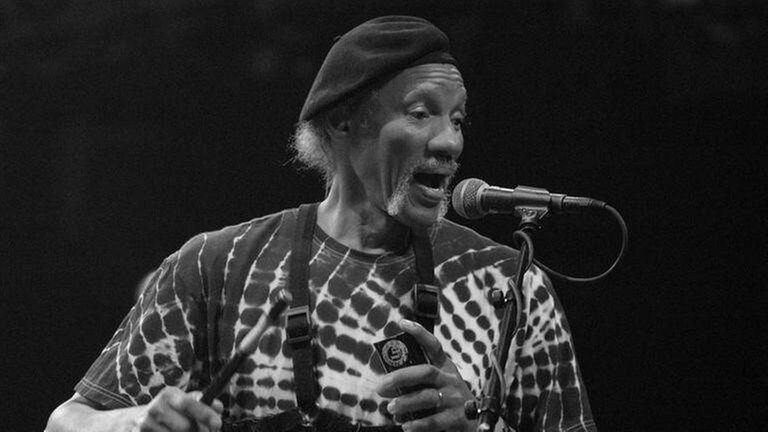 Charles Neville ist tot! Der US-amerikanische Jazzmusiker starb am 26. April im Alter von 79 Jahren in Folge einer Darmkrebserkrankung.