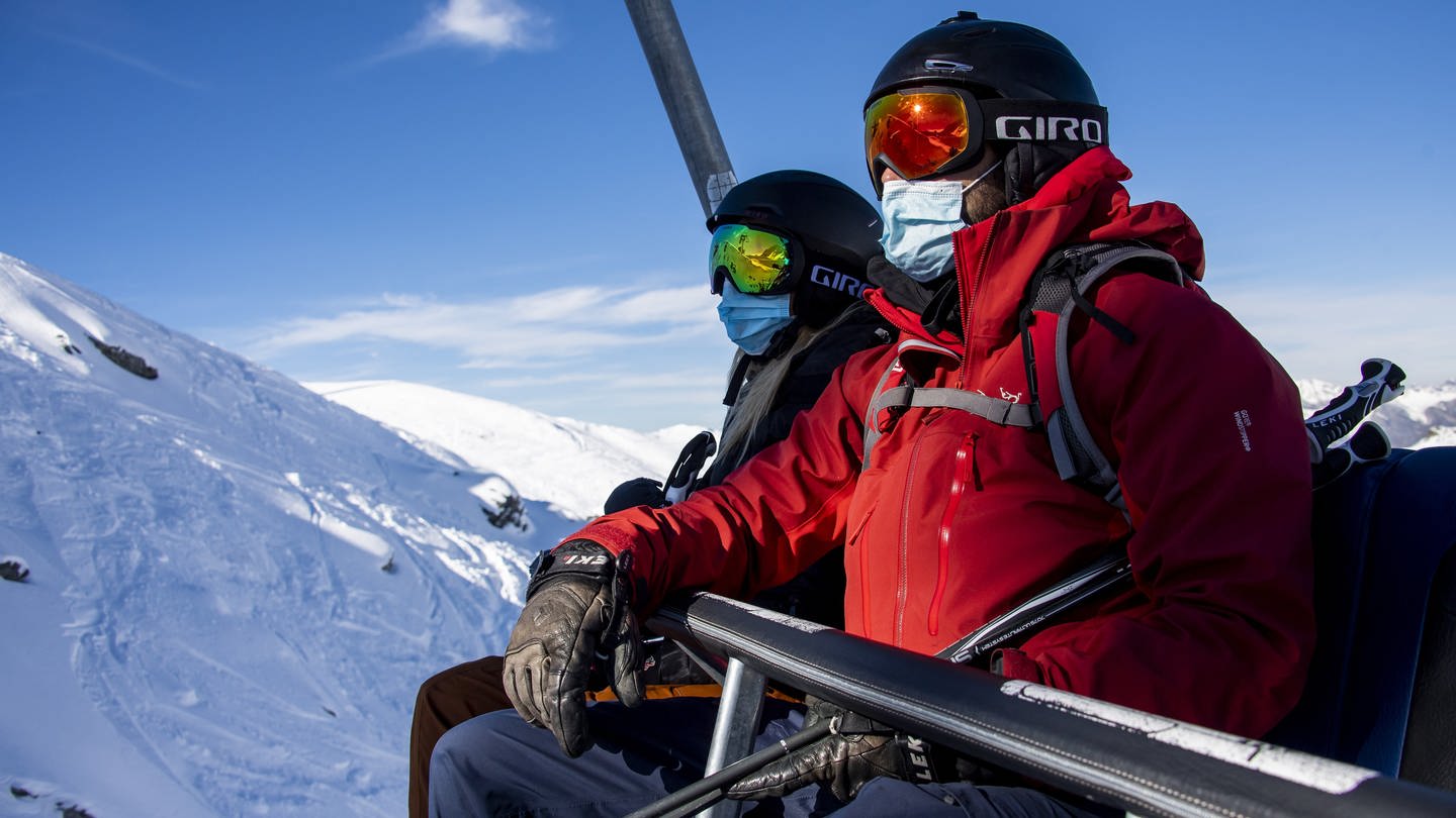 Auch beim Skiurlaub müssen Touristen während der Corona-Pandemie mit Einschränkungen rechnen