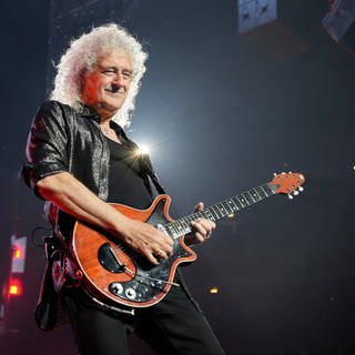 Brian May und seine selbstgebaute Gitarre | Queen – "Friends Will Be Friends"