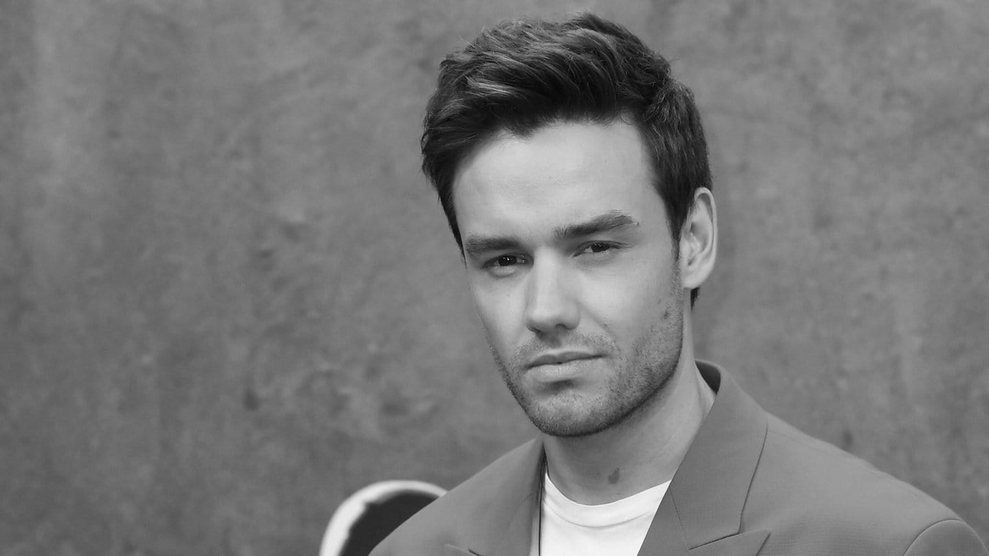 16. Oktober: Liam Payne, der ehemalige Sänger der Boyband One Direction, ist im Alter von 31 Jahren gestorben. Payne stürzte aus dem dritten Stock eines Hotels in Buenos Aires. Payne erlangte Weltruhm als Mitglied der inzwischen aufgelösten Popband One Direction an der Seite von Harry Styles, Zayn Malik, Niall Horan und Louis Tomlinson.