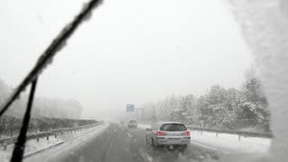 Auto winterfit machen | Wischerblätter prüfen