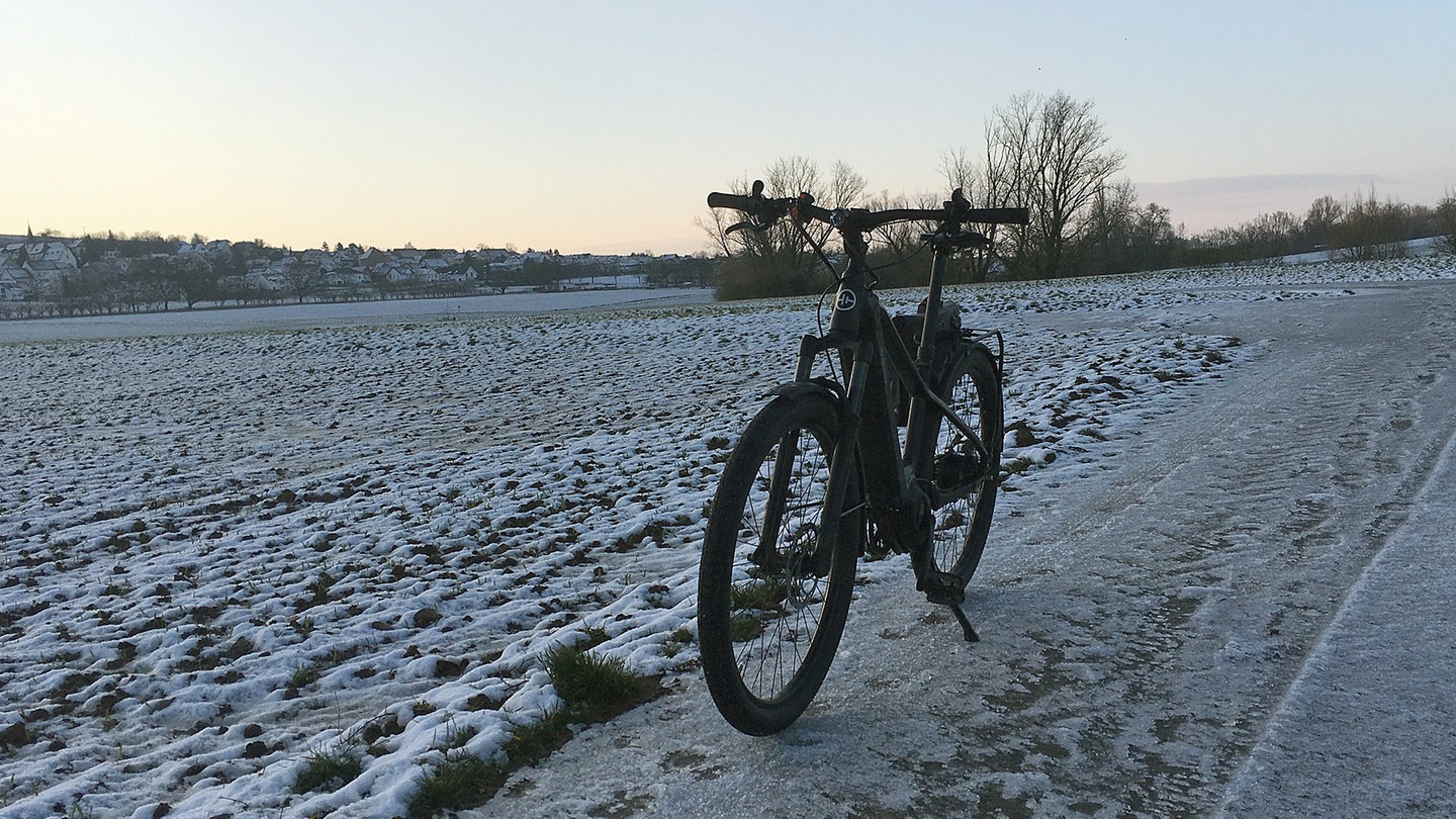 Unterwegs mit Fahrrad- und E-Bike im Winter