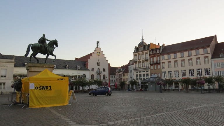 Der Landauer Marktplatz am Dienstagmorgen