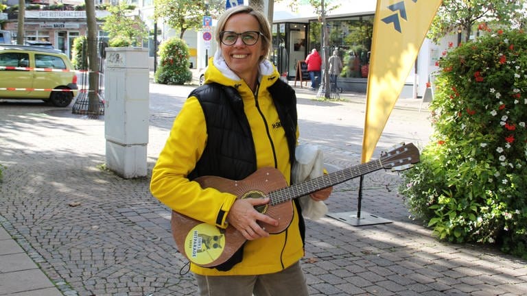 Gibt es jetzt gleich ein Ständchen von Sandra Scheu aus dem Marketing als kleine Motivation fürs Hitparaden-Team?