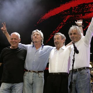 Dave Gilmour, Roger Waters, Nick Mason and Richard Wrigth (v.l.) der Band "Pink Floyd" bei der historischen Wiedervereinigung der Band für das "Live 8" -Konzert in London, 2005 | Hitparaden-Zahlenreise: 2013 bis 2023 | Das Auf und Ab von "Money" 