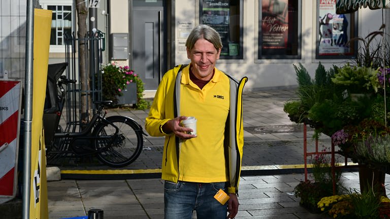 Regen vorbei, Sonne scheint, Hitparade läuft - Zeit für eine kleine Kaffeepause für SWR1 Musikredakteur Benjamin Brendebach.