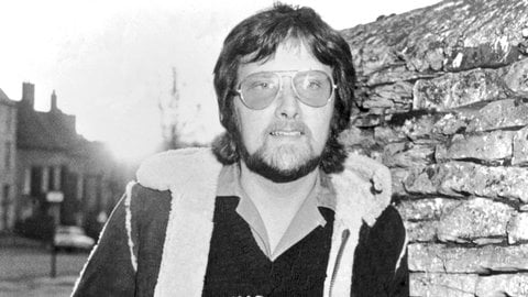 Viele kennen den schottischen Musiker Gerry Rafferty nur von seinem großen Hit "Baker Street". Vor seiner Solo Karriere war Gerry Rafferty Sänger bei der Band "Stealers Wheel", die man zum Beispiel von ihrem Hit "Stuck In The Middle With You" kennt.