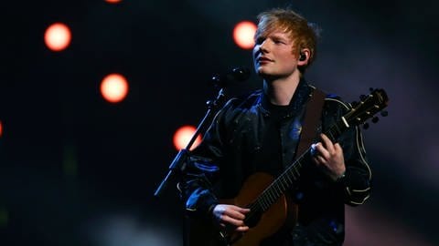 Ed Sheeran bei einem Livekonzert | SWR1 Meilensteine: Ed Sheeran - "X" (Multiply)